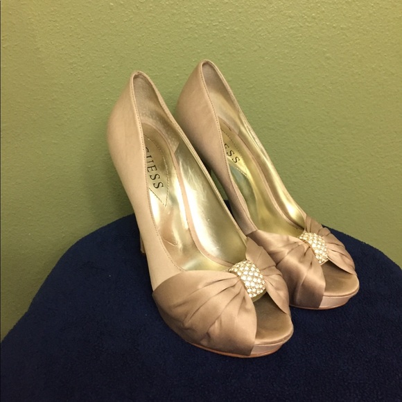 Guess Champagne Peep Toe Pumps 6.5 - Picture 4 of 5